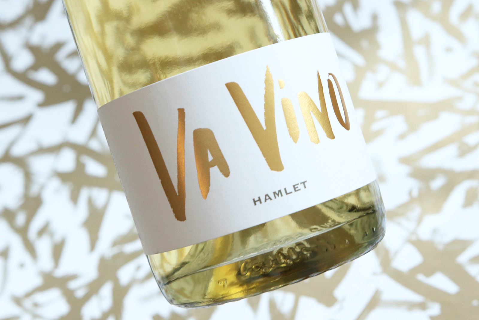 Image of Va Vino Wine label design